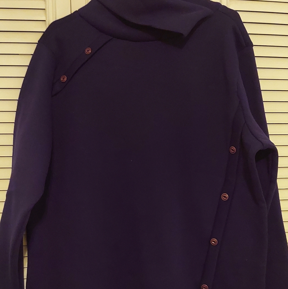 Sweater - Picture 3 of 3